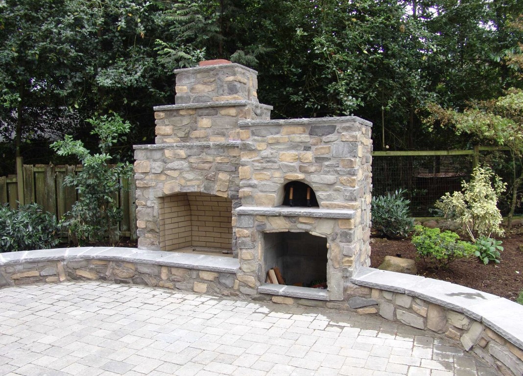 Outdoor Fireplaces & Kitchens